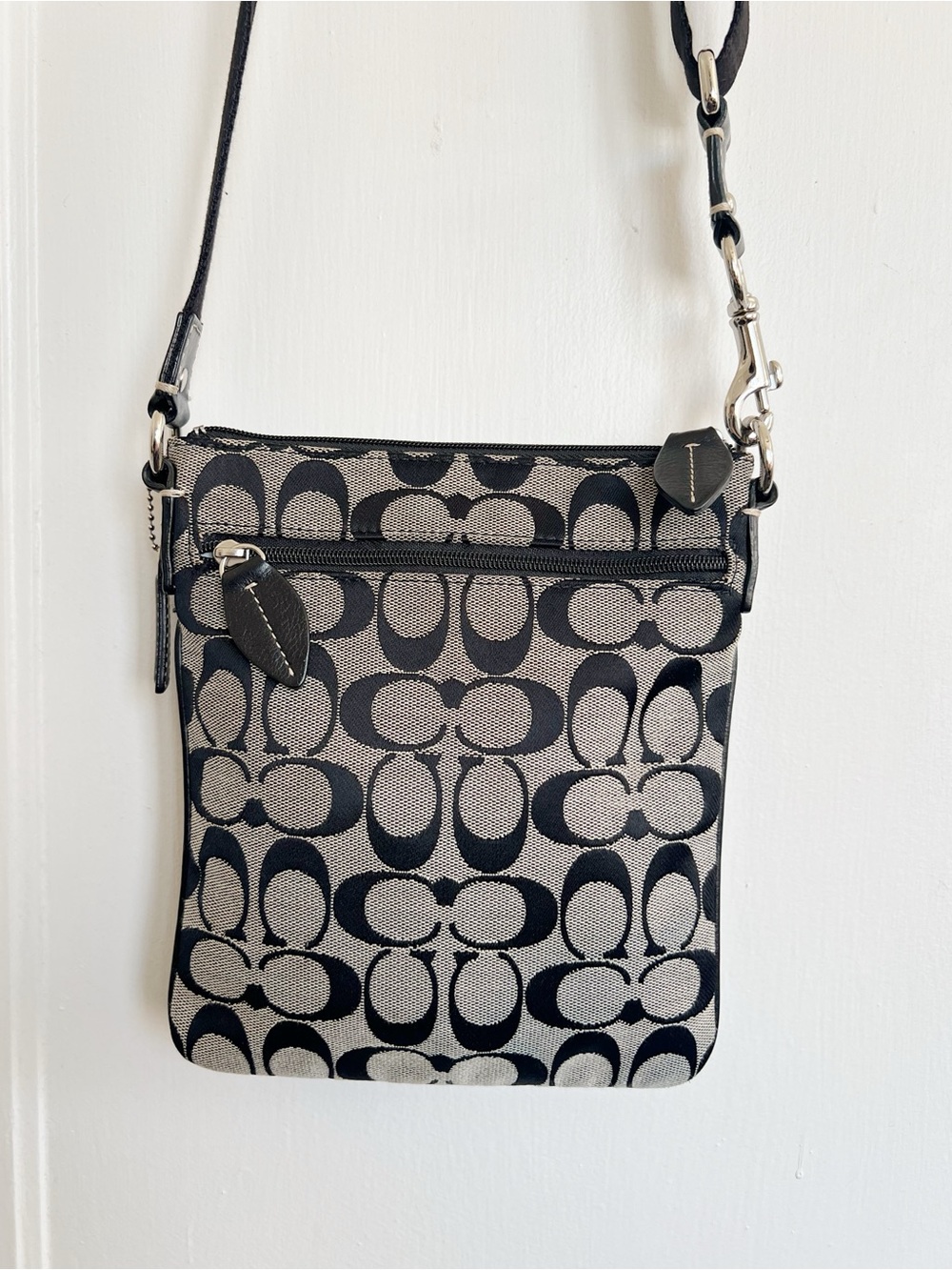COACH • vintage Y2K Penelope Signature Swingpack crossbody purse bag black grey - Picture 7 of 9